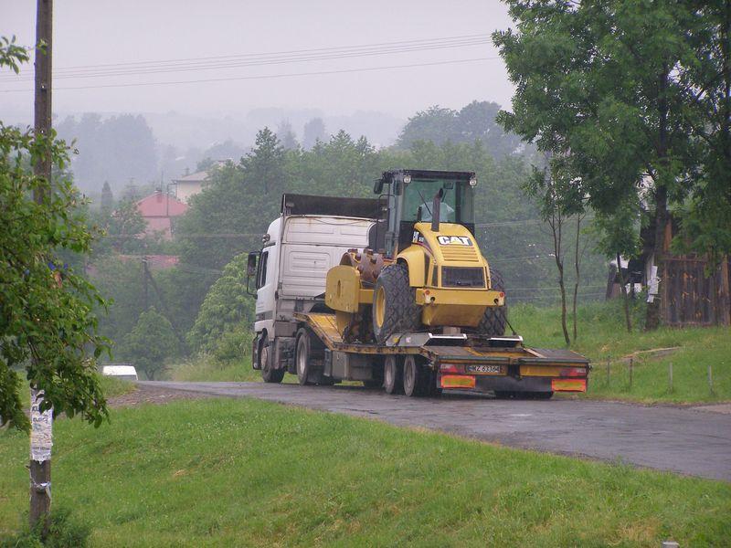 Przywoz i rozladunek maszyn_04.JPG